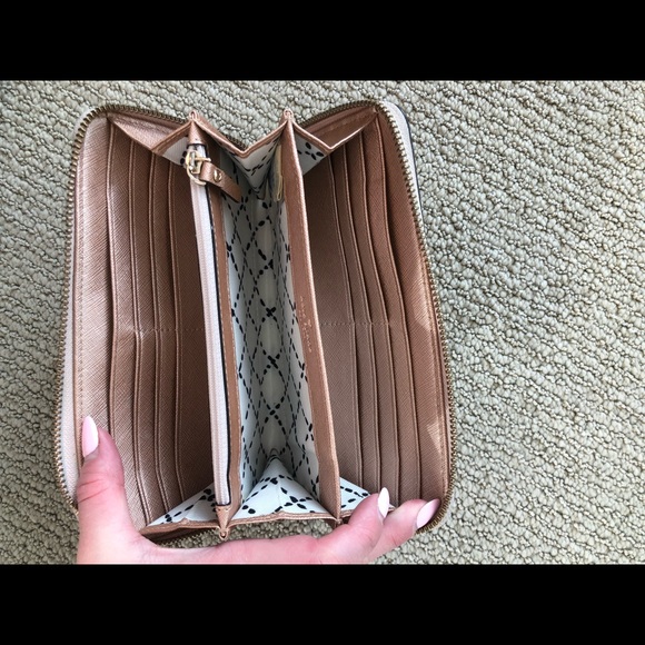 Kate Spade Wallet - Picture 3 of 5